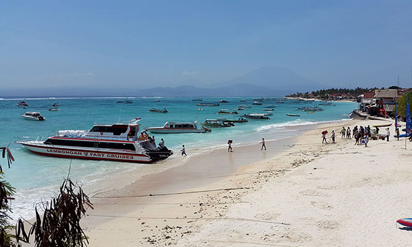 turquoise waters surrounding Nusa Lembongan 